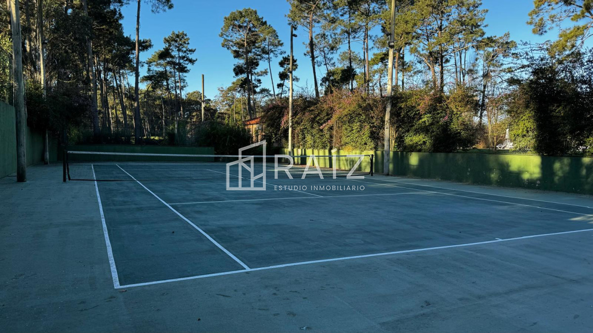 Terreno ID.12162 - En Pinares, Punta del Este vende terreno ideal para inversión 