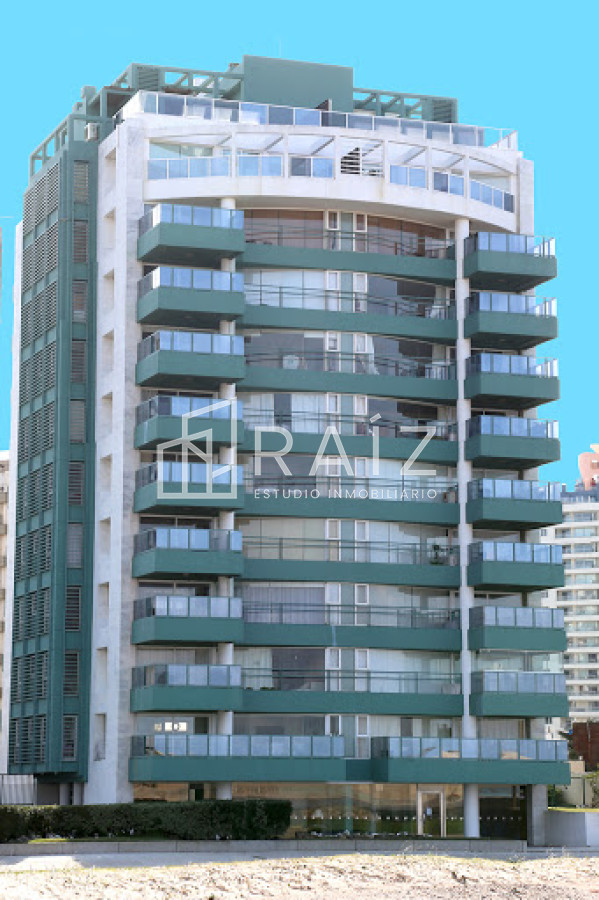 Apartamento ID.12137 - VENTA APARTAMENTO PENTHOUSE 4 DORMITORIOS PLAYA BRAVA