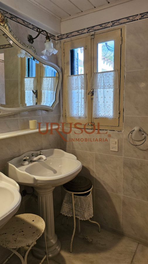 Casa ID.159 - Importante residencia frente al mar en venta.