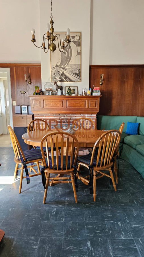 Casa ID.159 - Importante residencia frente al mar en venta.