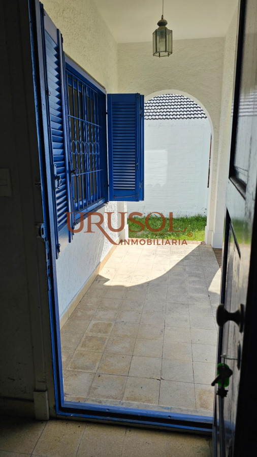Casa ID.159 - Importante residencia frente al mar en venta.