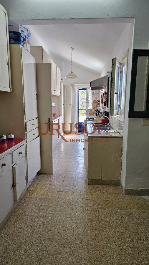 Casa ID.159 - Importante residencia frente al mar en venta.