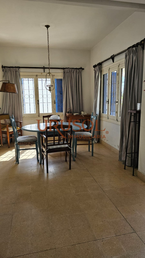 Casa ID.159 - Importante residencia frente al mar en venta.