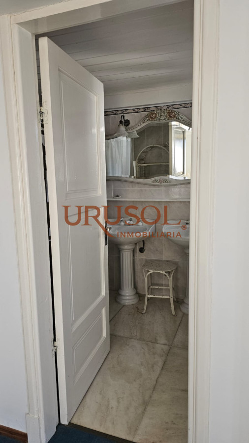 Casa ID.159 - Importante residencia frente al mar en venta.