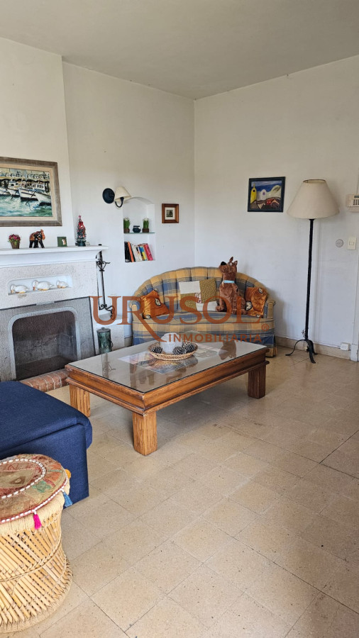 Casa ID.159 - Importante residencia frente al mar en venta.