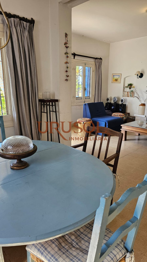 Casa ID.159 - Importante residencia frente al mar en venta.