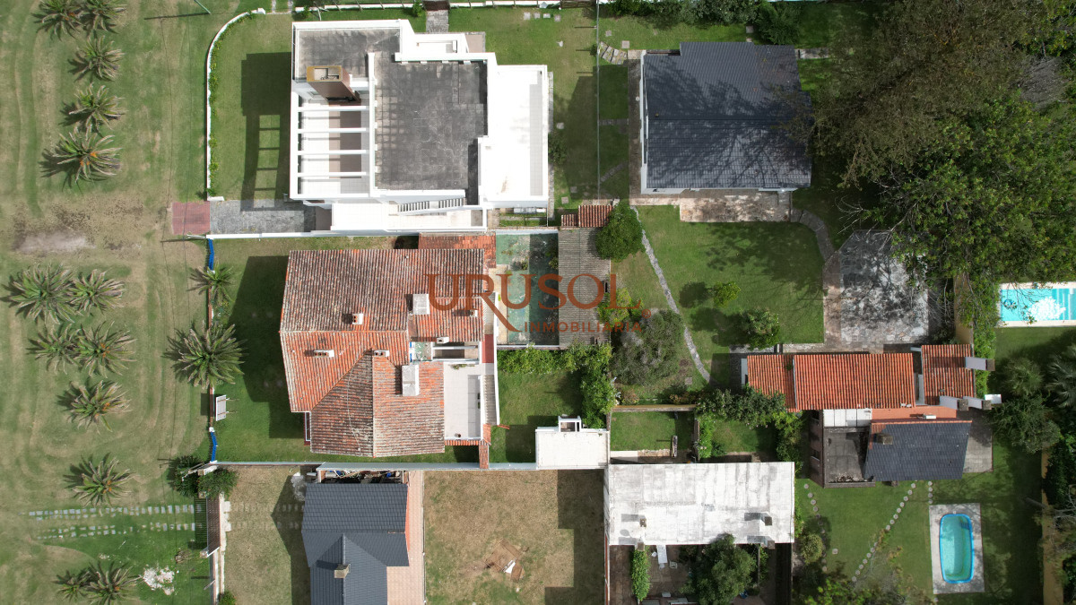 Casa ID.159 - Importante residencia frente al mar en venta.