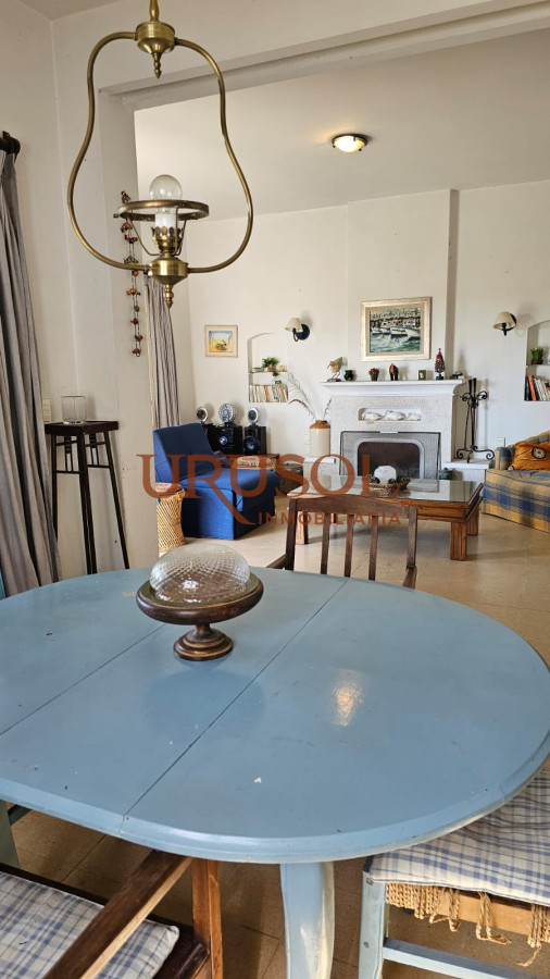 Casa ID.159 - Importante residencia frente al mar en venta.