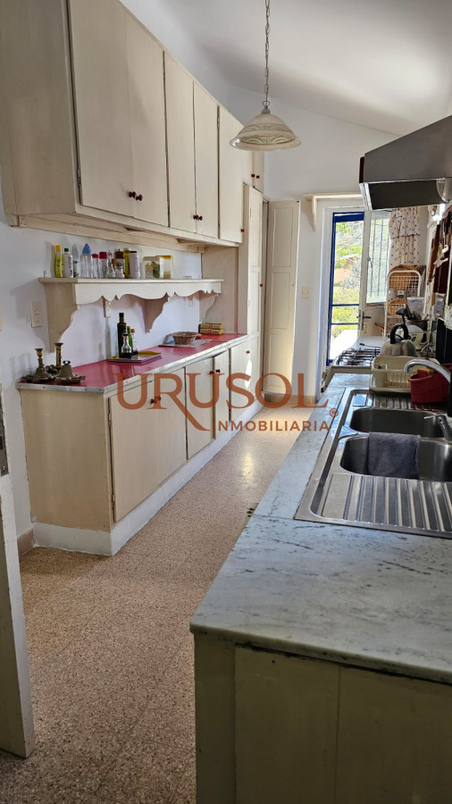 Casa ID.159 - Importante residencia frente al mar en venta.