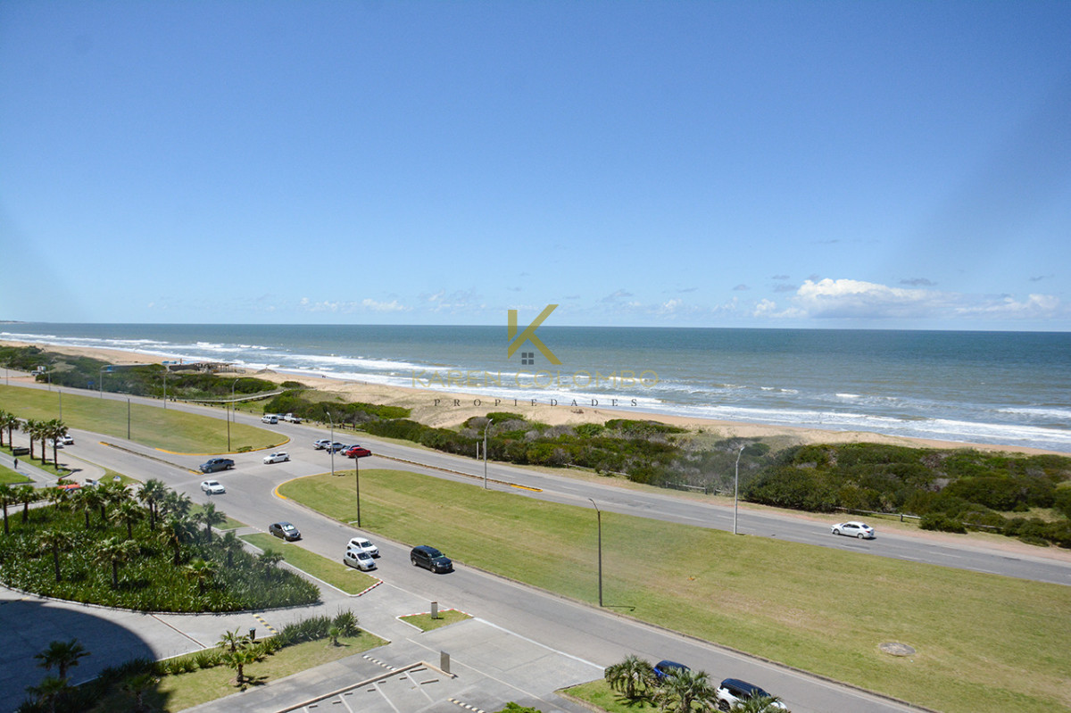 Apartamento ID.21096548 - Departamento en Torre Lobos en alquiler frente al mar, 3 dormitorios mas dependencia