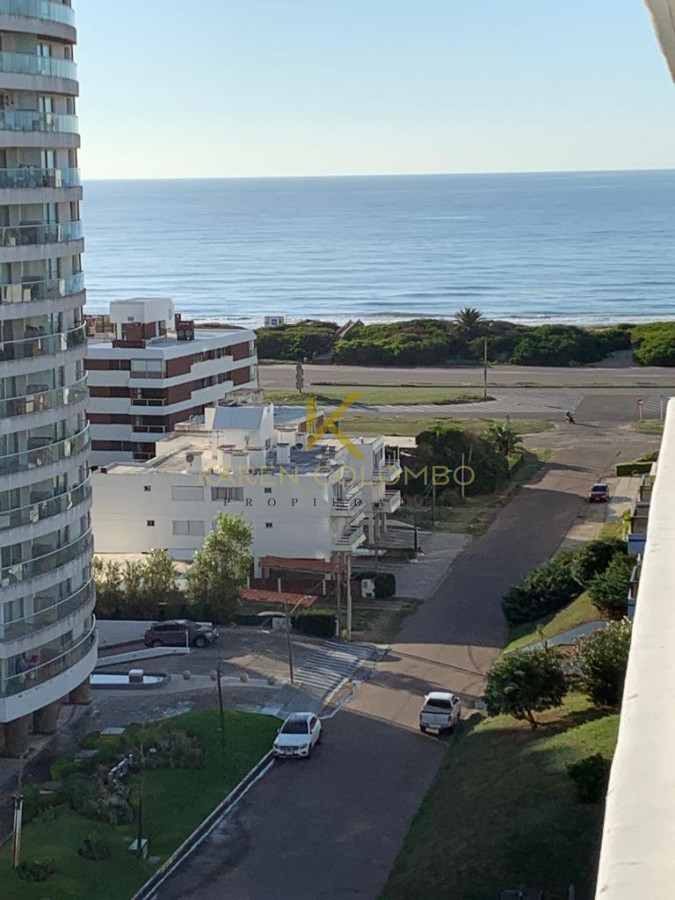 Apartamento ID.21094022 - Apartamento de 2 dormitorios en edificio Chronos , Punta del este  