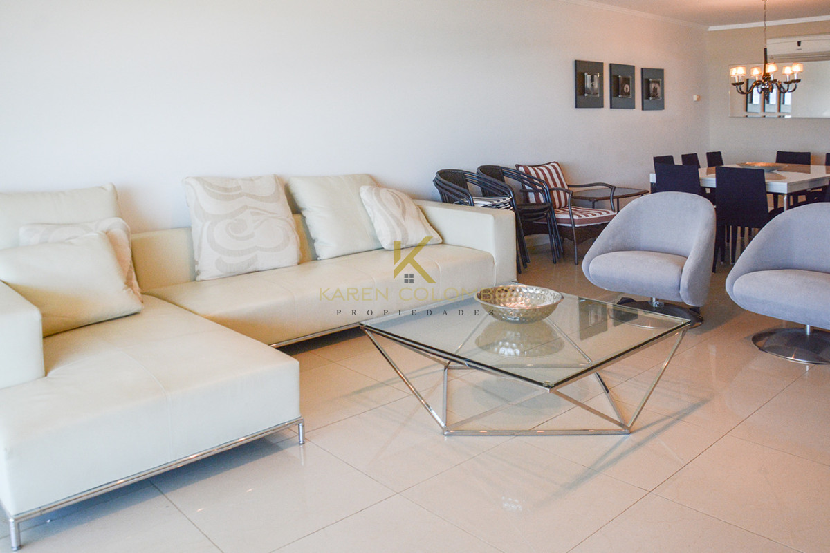 Apartamento ID.21096548 - Departamento en Torre Lobos en alquiler frente al mar, 3 dormitorios mas dependencia