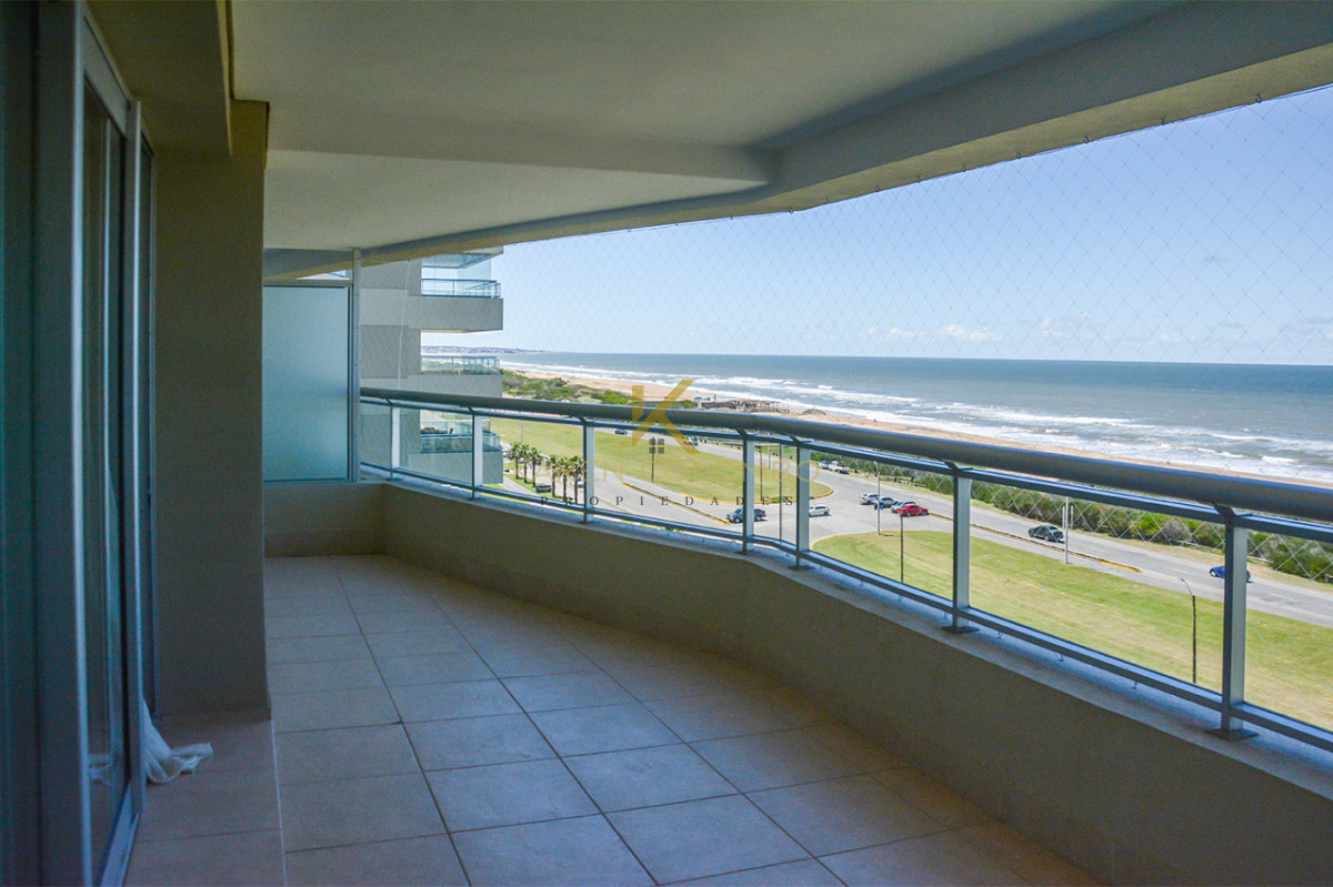 Apartamento ID.21096548 - Departamento en Torre Lobos en alquiler frente al mar, 3 dormitorios mas dependencia