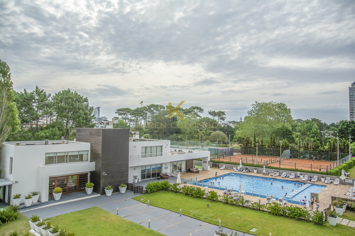 Apartamento ID.21094024 - Departamento de 1 dormitorio y medio en venta en complejo con amenities. Playa Brava