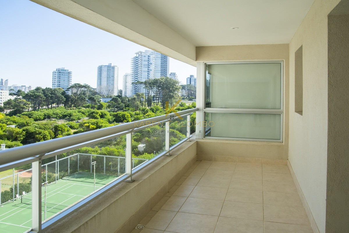 Apartamento ID.21094048 - Departamento en torre de jerarquia en Playa Brava, Venta y alquiler.
