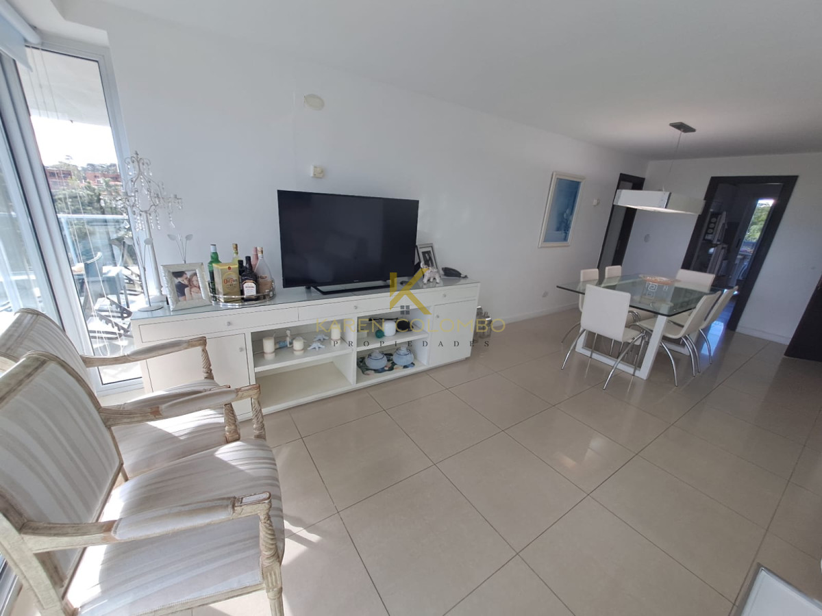 Apartamento ID.21096100 - Apartamento en Playa Mansa a la venta 3 Dormitorios con vista