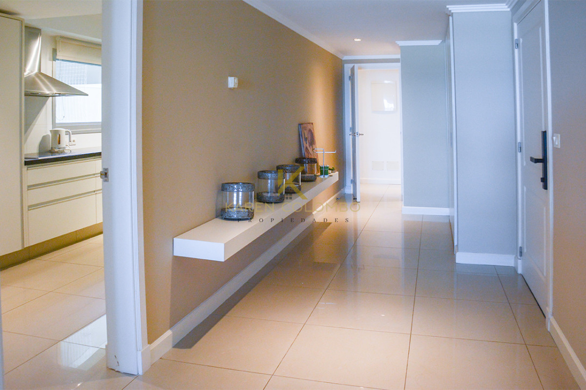 Apartamento ID.21096548 - Departamento en Torre Lobos en alquiler frente al mar, 3 dormitorios mas dependencia