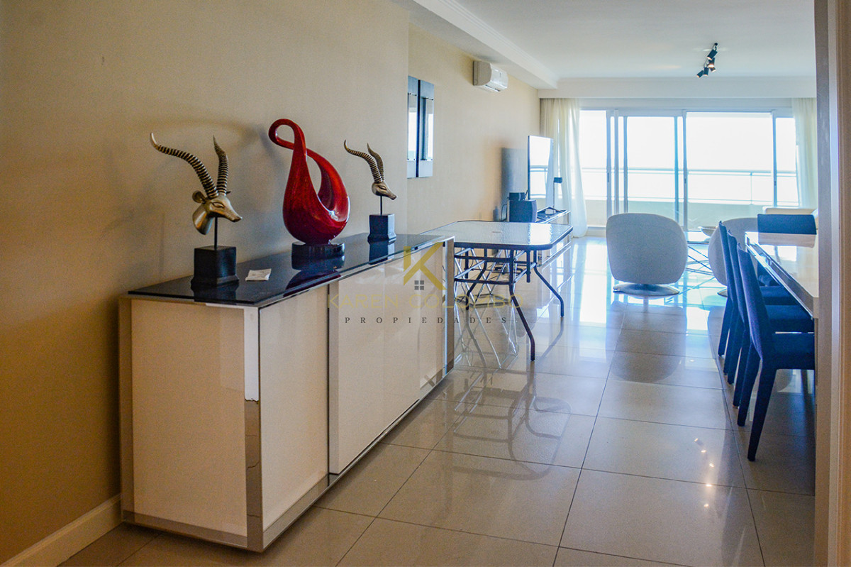 Apartamento ID.21096548 - Departamento en Torre Lobos en alquiler frente al mar, 3 dormitorios mas dependencia