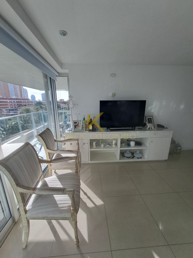 Apartamento ID.21096100 - Apartamento en Playa Mansa a la venta 3 Dormitorios con vista