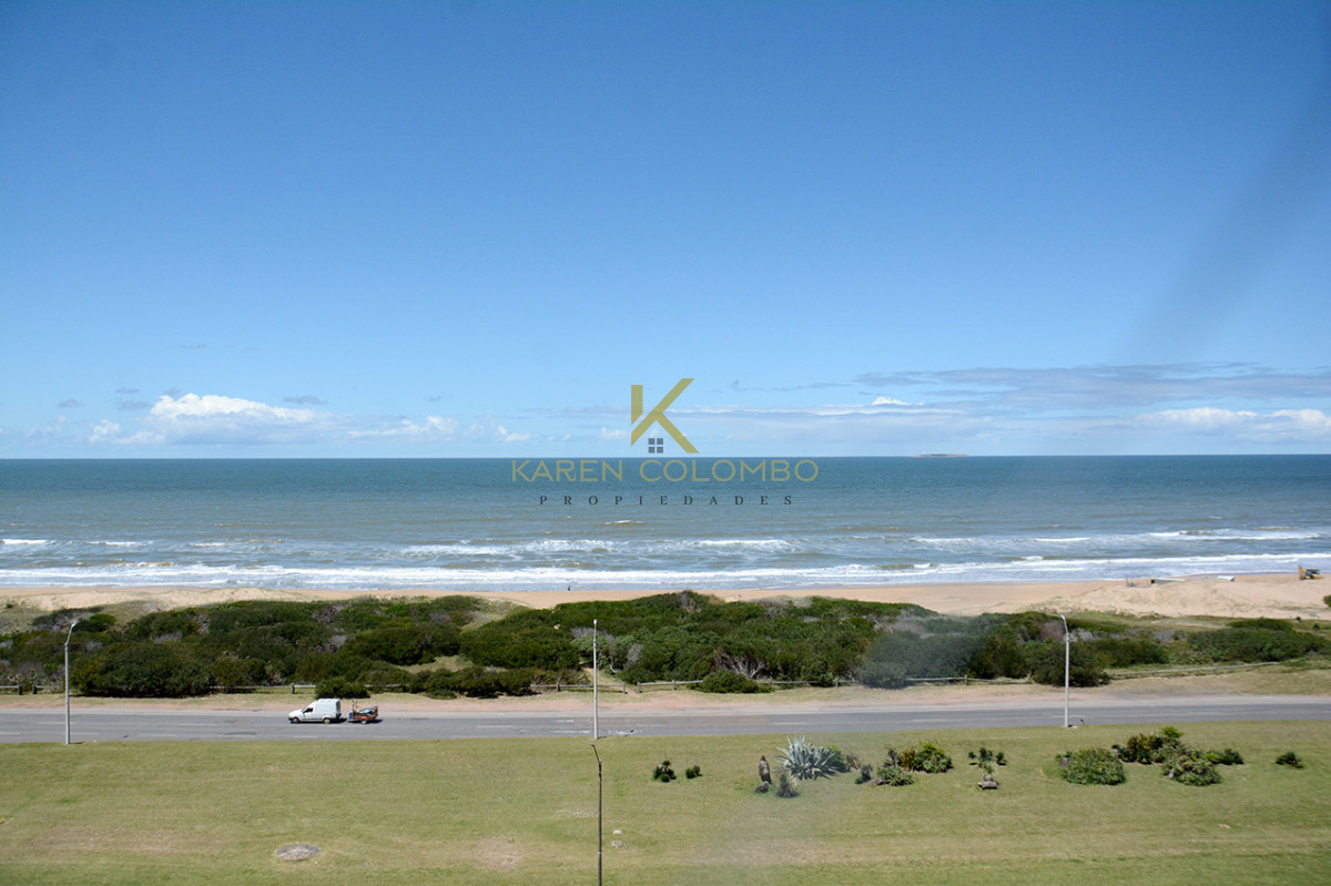 Apartamento ID.21096548 - Departamento en Torre Lobos en alquiler frente al mar, 3 dormitorios mas dependencia