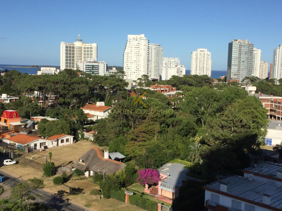 Apartamento ID.21094022 - Apartamento de 2 dormitorios en edificio Chronos , Punta del este  