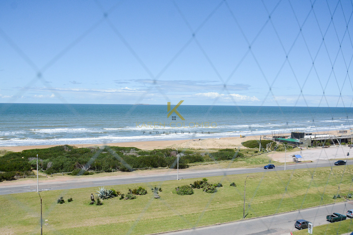 Apartamento ID.21096548 - Departamento en Torre Lobos en alquiler frente al mar, 3 dormitorios mas dependencia