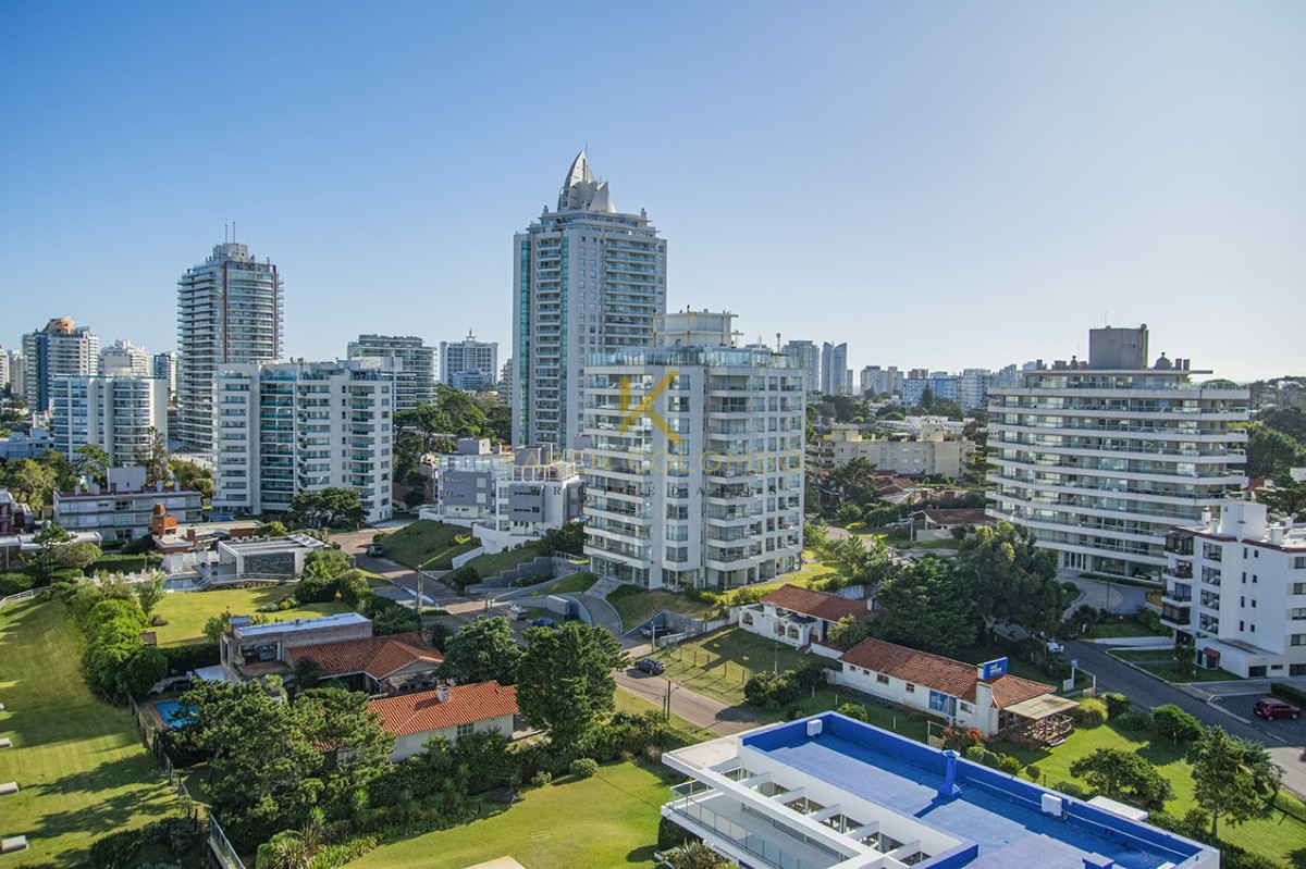 Apartamento ID.21094052 - Hermoso Departamento en venta de 3 dormitorios. Torre Tiburon. Playa Brava.