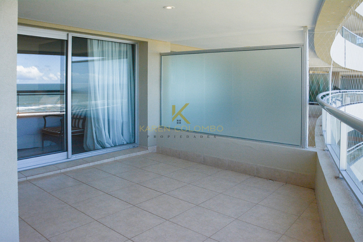 Apartamento ID.21096548 - Departamento en Torre Lobos en alquiler frente al mar, 3 dormitorios mas dependencia