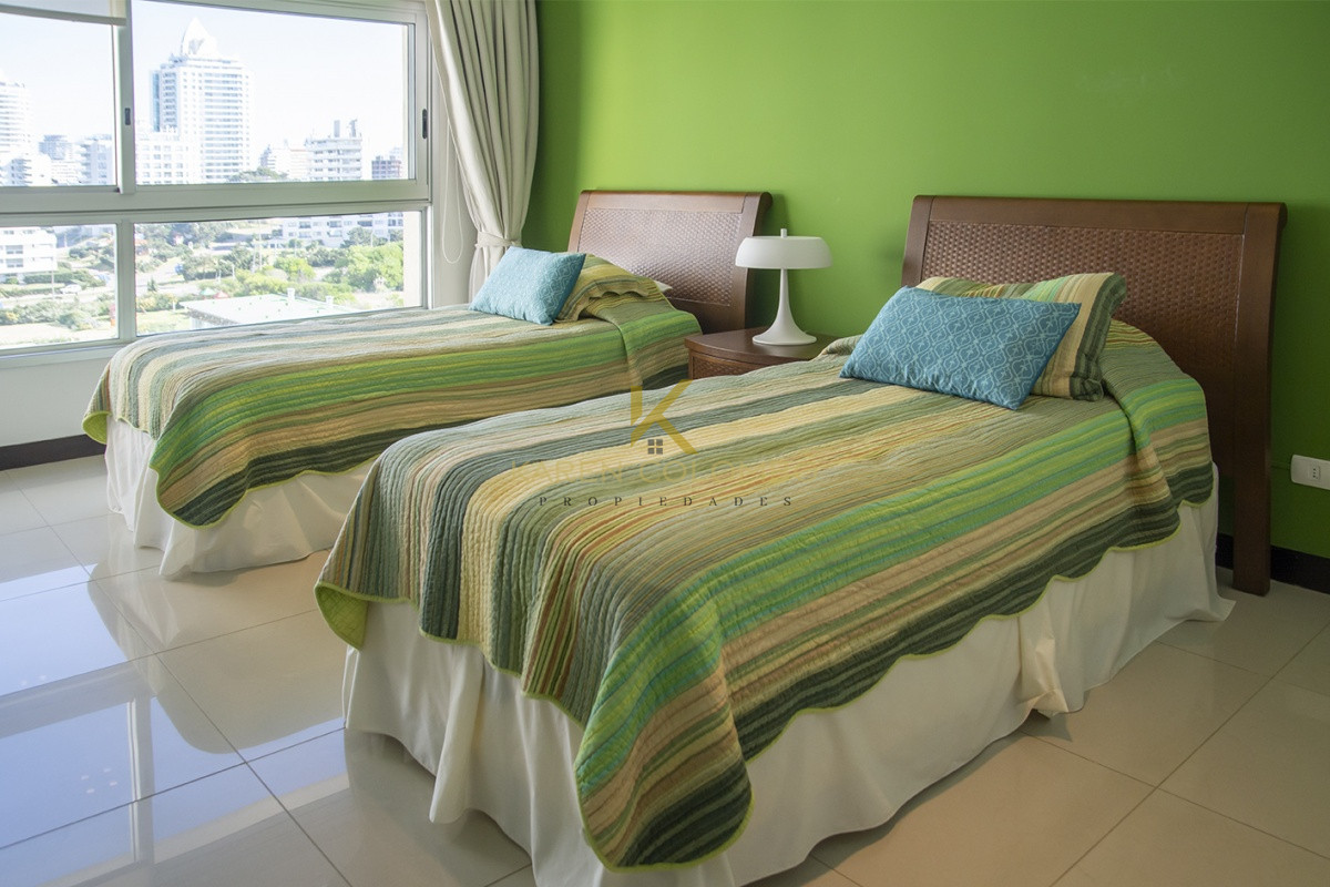 Apartamento ID.21094048 - Departamento en torre de jerarquia en Playa Brava, Venta y alquiler.