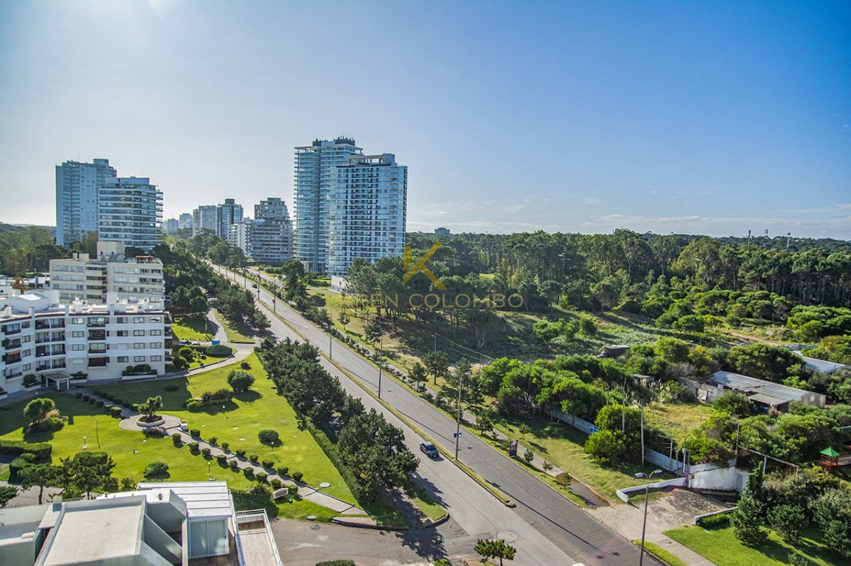 Apartamento ID.21094052 - Hermoso Departamento en venta de 3 dormitorios. Torre Tiburon. Playa Brava.