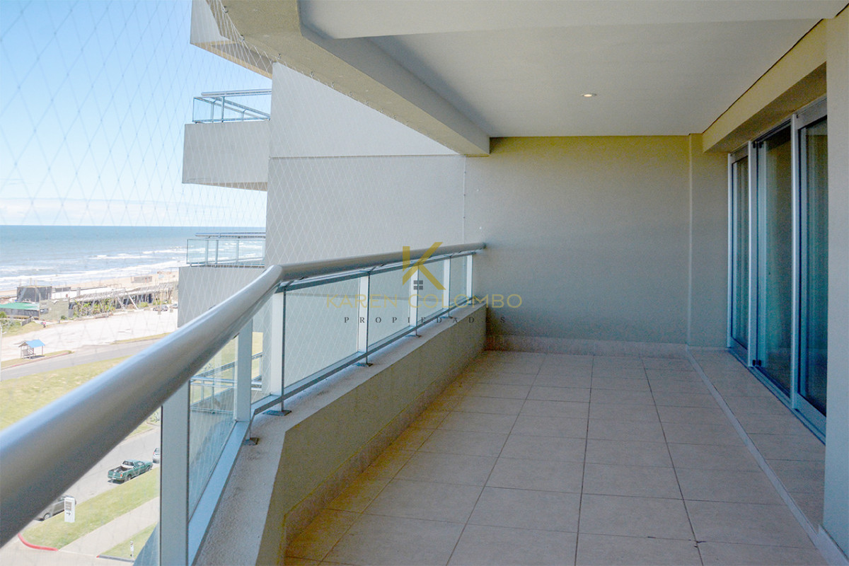 Apartamento ID.21096548 - Departamento en Torre Lobos en alquiler frente al mar, 3 dormitorios mas dependencia