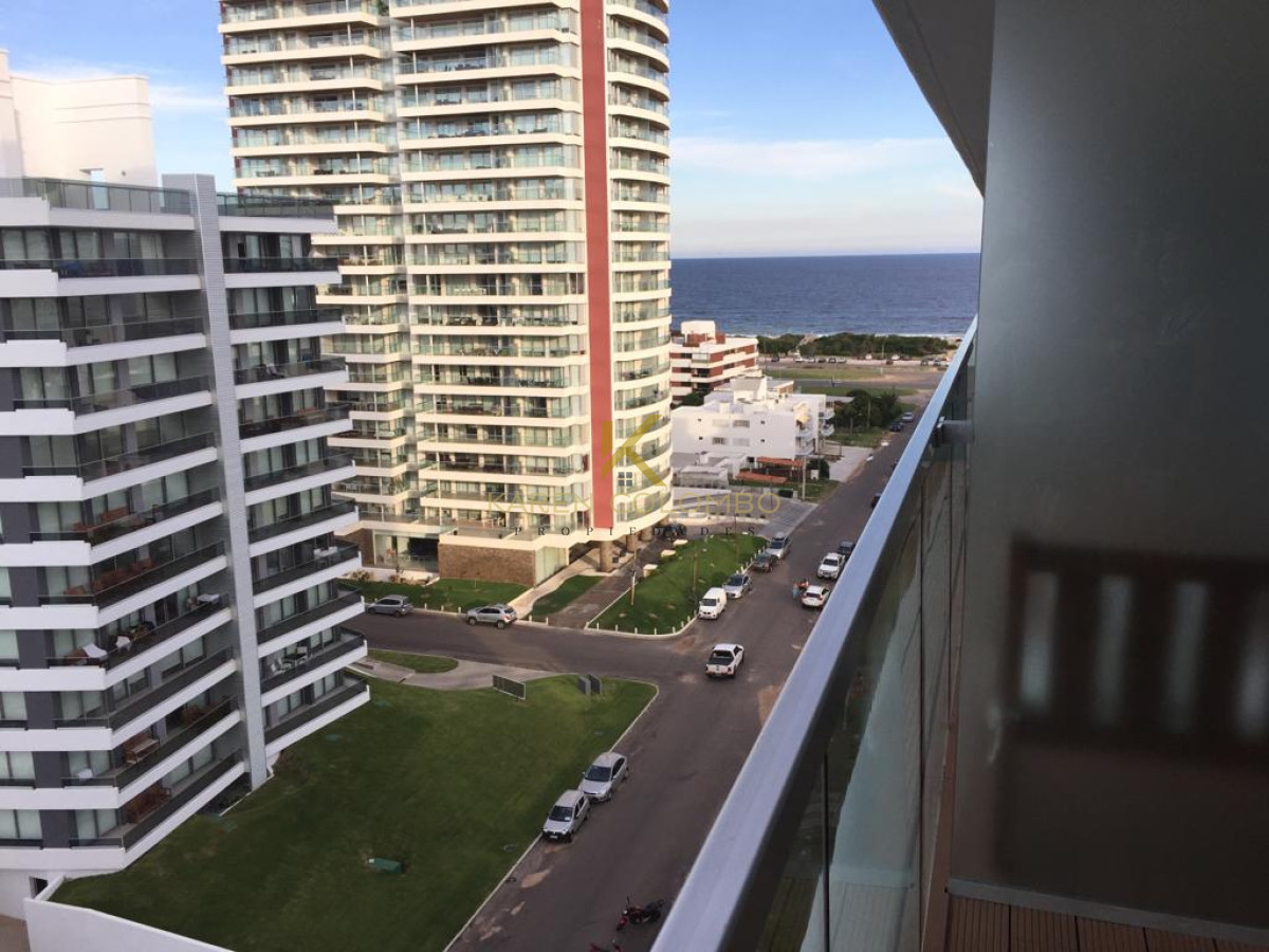 Apartamento ID.21094022 - Apartamento de 2 dormitorios en edificio Chronos , Punta del este  
