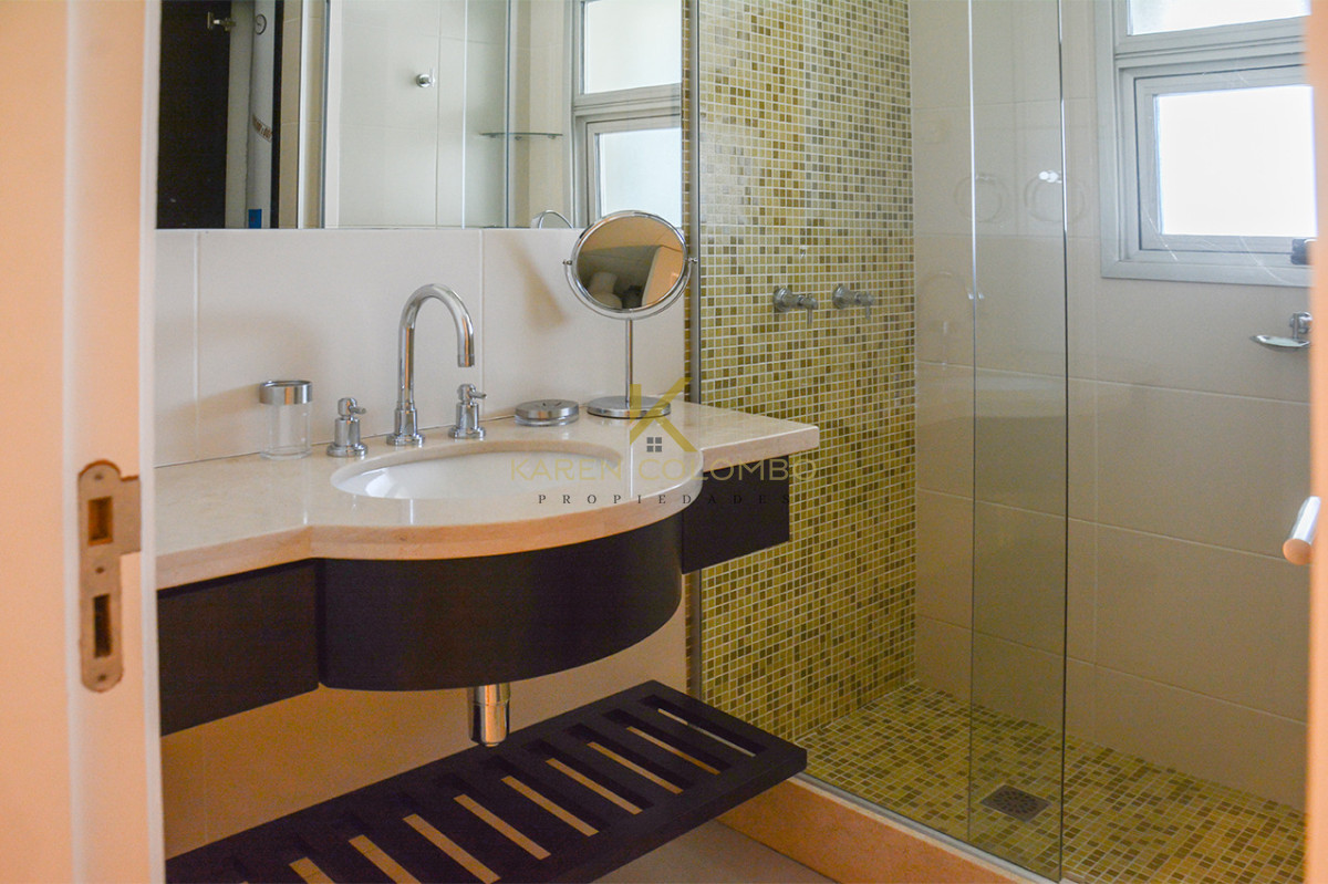 Apartamento ID.21096548 - Departamento en Torre Lobos en alquiler frente al mar, 3 dormitorios mas dependencia