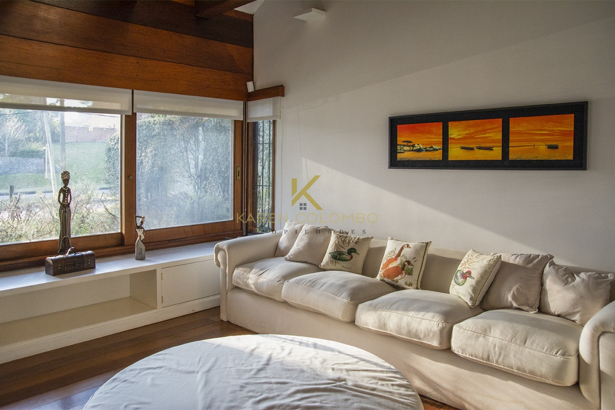 Casa ID.21094049 - Casa a la venta en playa mansa Punta Del Este, gran tamaño ubicada en zona privilegiada.
