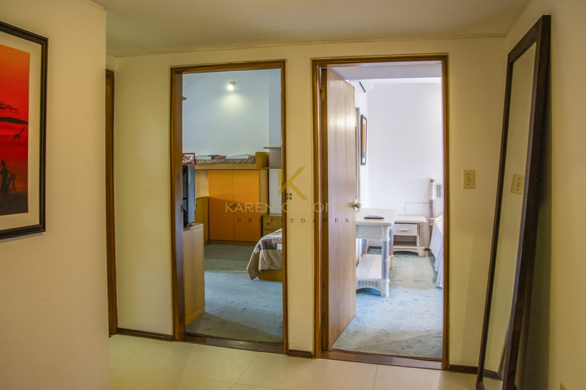 Casa ID.21094049 - Casa a la venta en playa mansa Punta Del Este, gran tamaño ubicada en zona privilegiada.