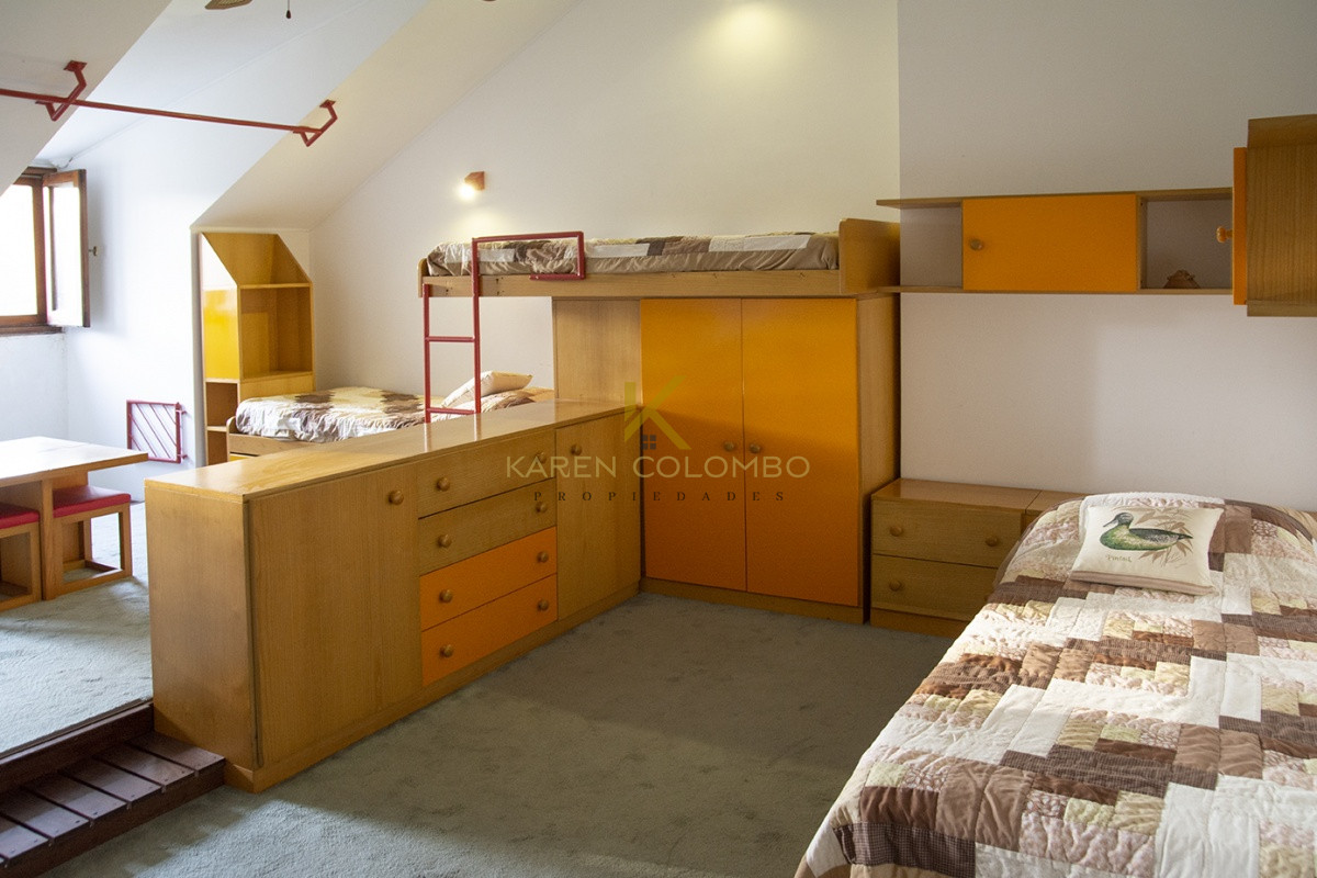 Casa ID.21094049 - Casa a la venta en playa mansa Punta Del Este, gran tamaño ubicada en zona privilegiada.