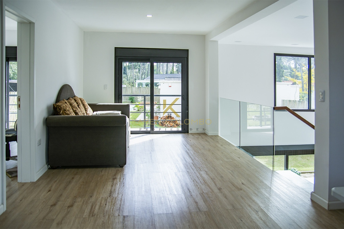 Casa ID.21095228 - Casa ideal de 4 dormitorios en suite en San Rafael Punta del Este.