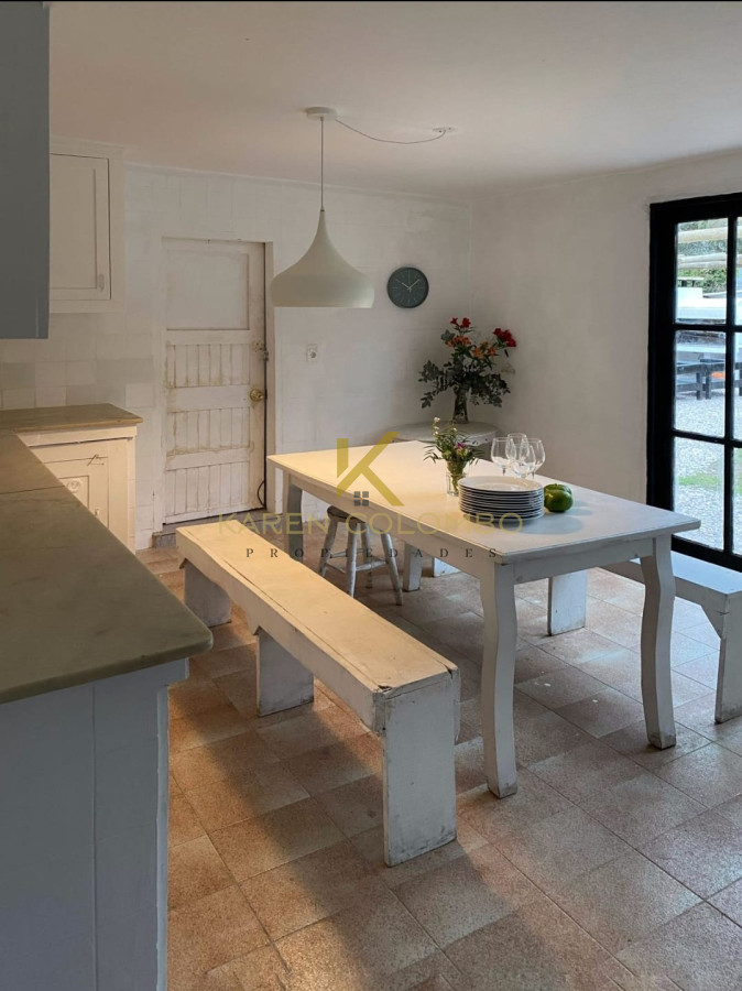 Casa ID.21095456 - Amplia casa a la venta en Punta del Este de 6 dormitorios en el Tesoro a 200 mts de ruta 10