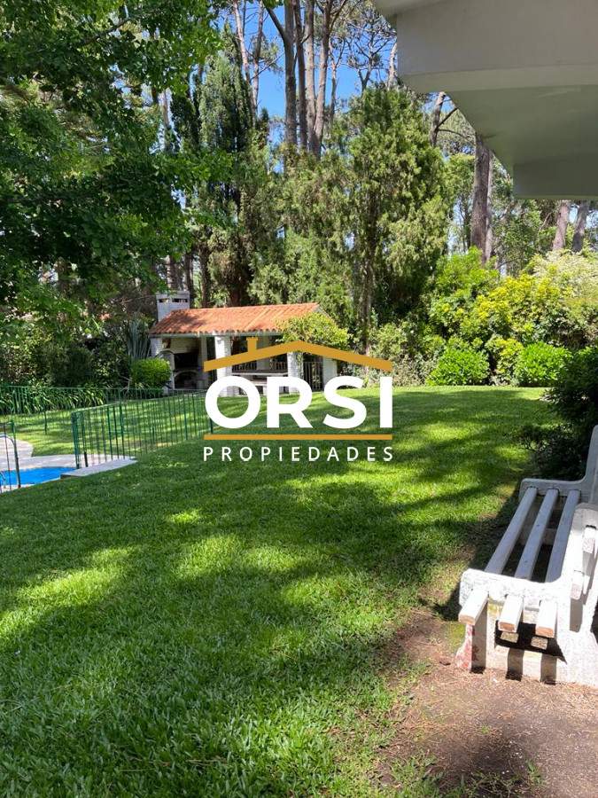 Casa ID.96 - Gran casa estilo tradicional de 4 dormitorios en venta en Playa Mansa