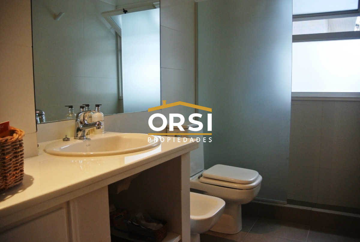 Casa ID.97 - Vende casa en excelente zona, de 5 dormitorios en Brava Punta del Este 