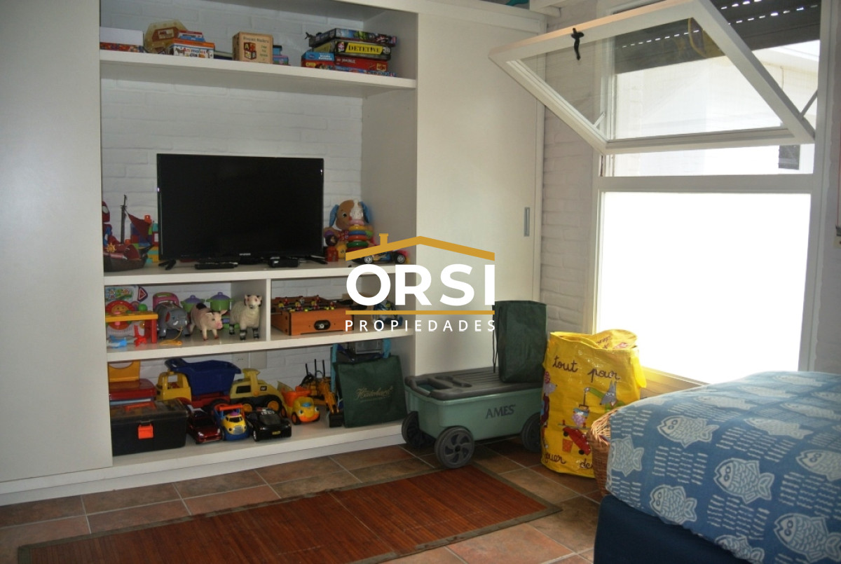Casa ID.97 - Vende casa en excelente zona, de 5 dormitorios en Brava Punta del Este 