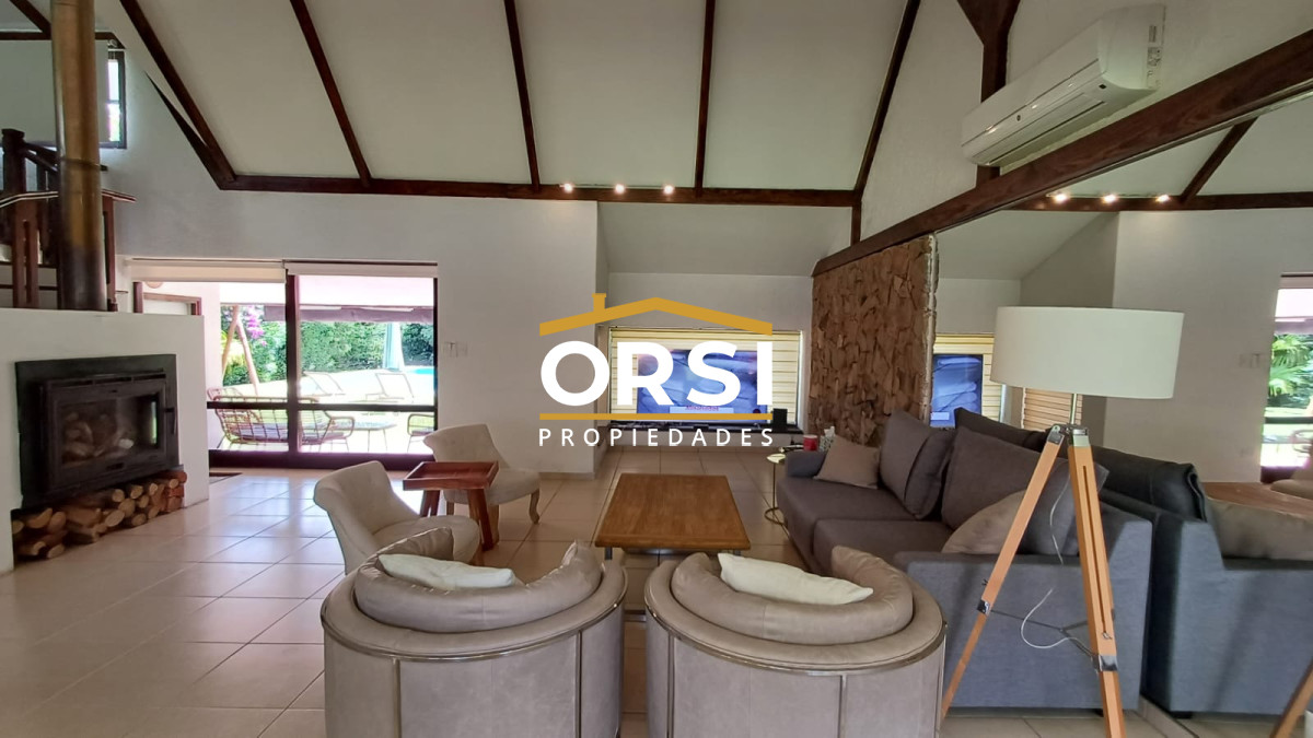 Casa ID.100 - Vende gran casa para vivir todo el año, de 3 dormitorios en Punta del Este 