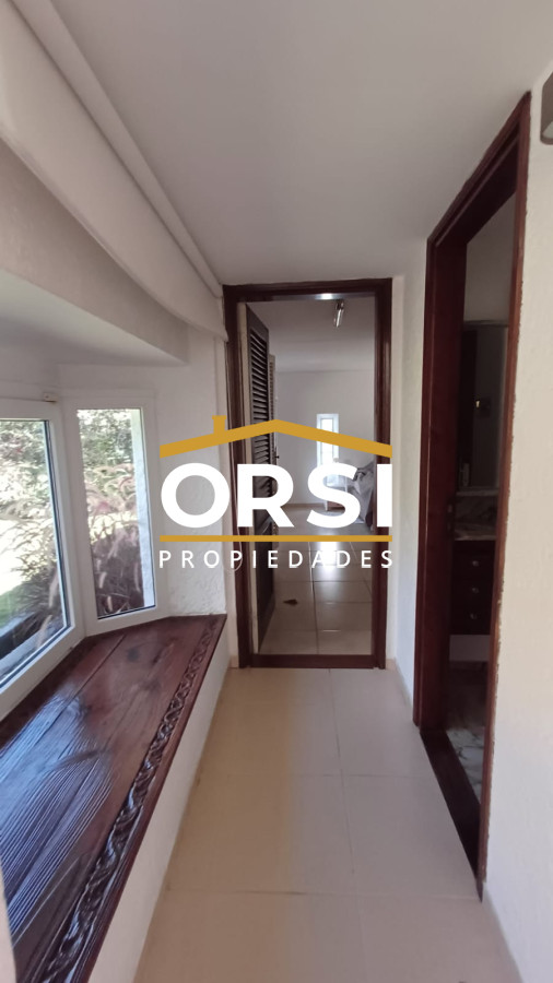 Casa ID.100 - Vende gran casa para vivir todo el año, de 3 dormitorios en Punta del Este 