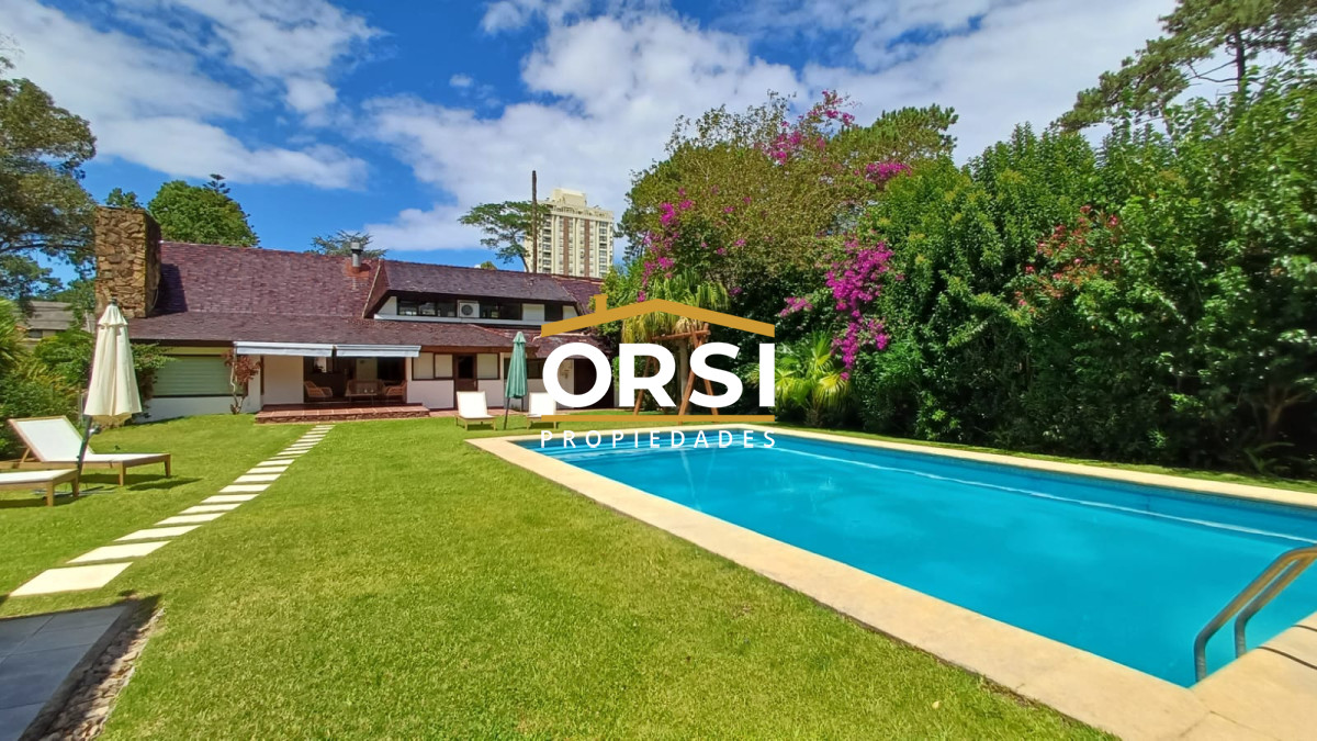 Casa ID.100 - Vende gran casa para vivir todo el año, de 3 dormitorios en Punta del Este 