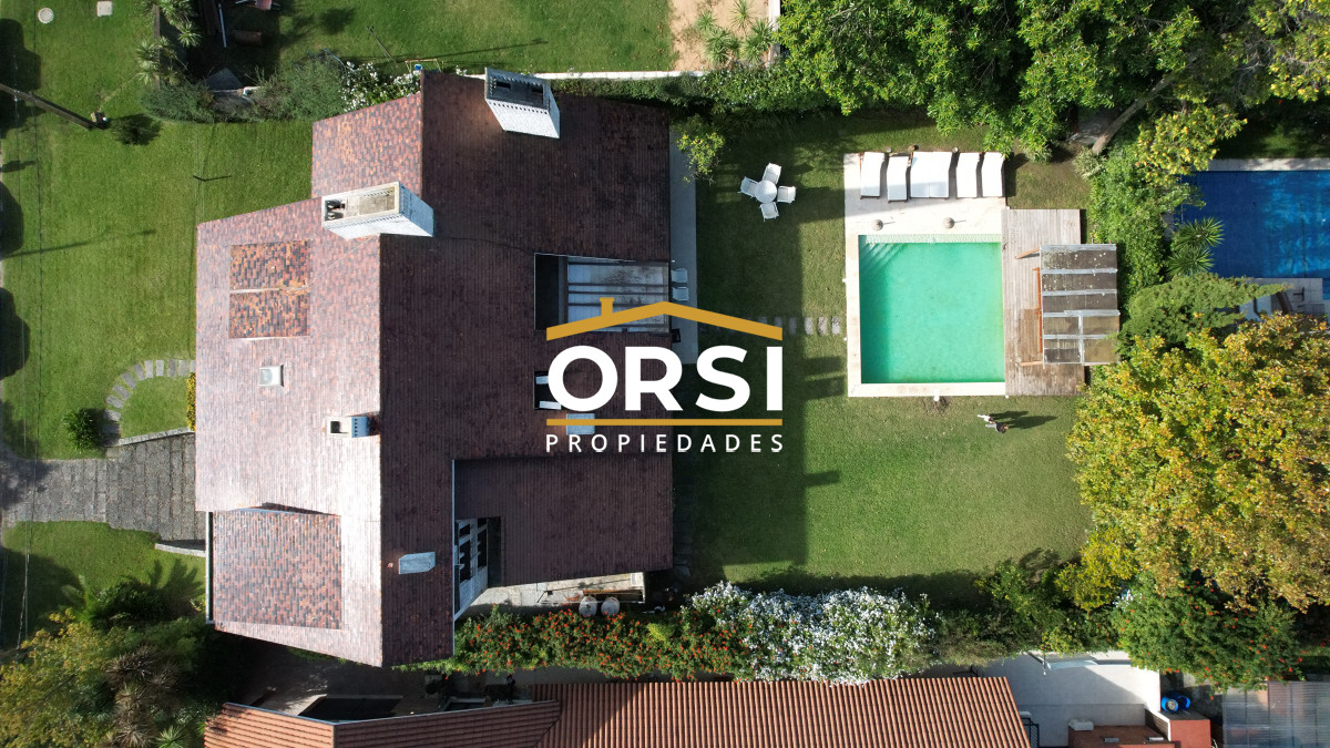 Casa ID.94 - Casa a la venta en playa mansa Punta Del Este, gran tamaño ubicada en zona privilegiada.