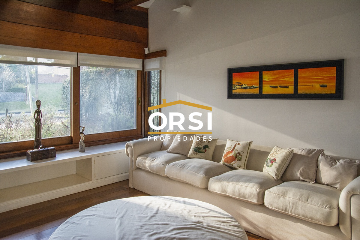 Casa ID.94 - Casa a la venta en playa mansa Punta Del Este, gran tamaño ubicada en zona privilegiada.