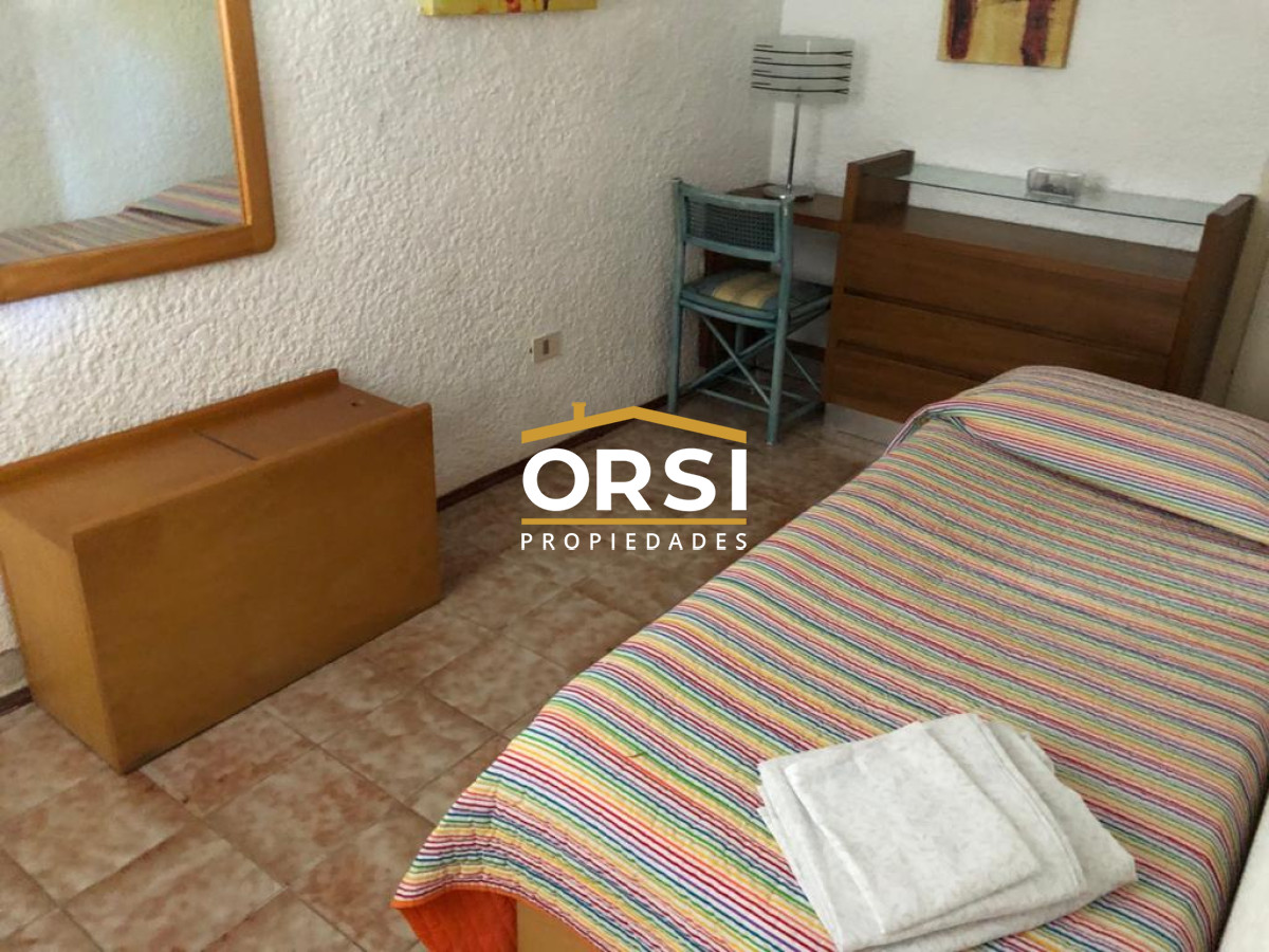 Casa ID.98 - Muy buena propiedad en venta, 5 dormitorios en barrio Cantegril, Punta del Este 