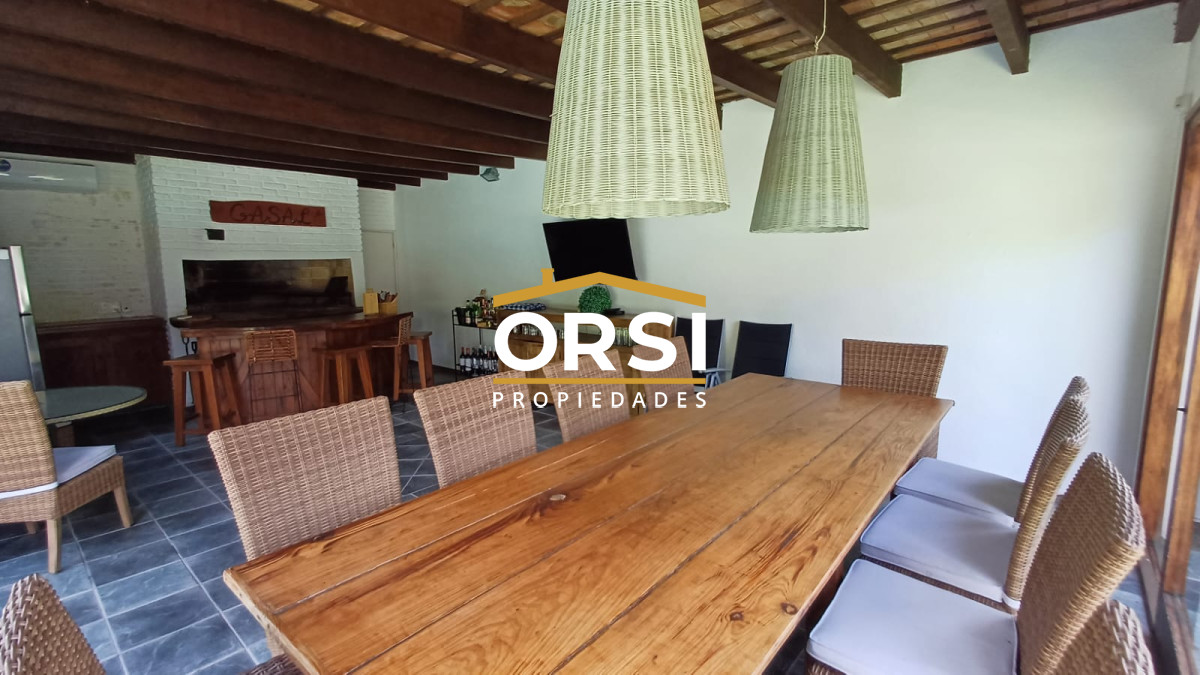 Casa ID.100 - Vende gran casa para vivir todo el año, de 3 dormitorios en Punta del Este 