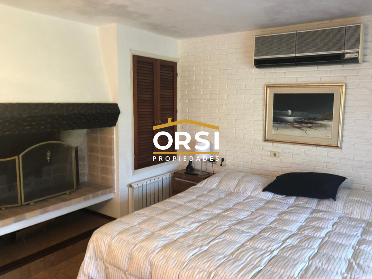 Casa ID.98 - Muy buena propiedad en venta, 5 dormitorios en barrio Cantegril, Punta del Este 