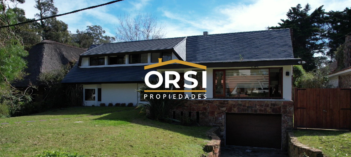 Casa ID.100 - Vende gran casa para vivir todo el año, de 3 dormitorios en Punta del Este 